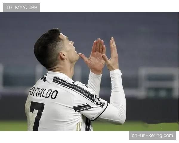 终场哨响，尤文图斯球员低头离场，伊斯坦布尔之夜成队史耻辱一页